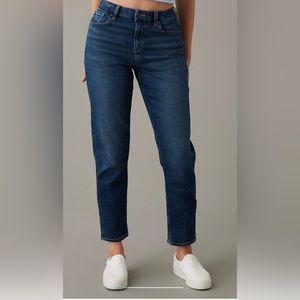 American Eagle Curvy Mom Jeans - Size 6